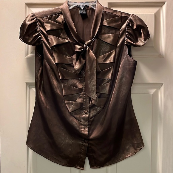 BCBG Maxazria brown cap sleeve button down blouse with attached tie size S - Picture 1 of 7